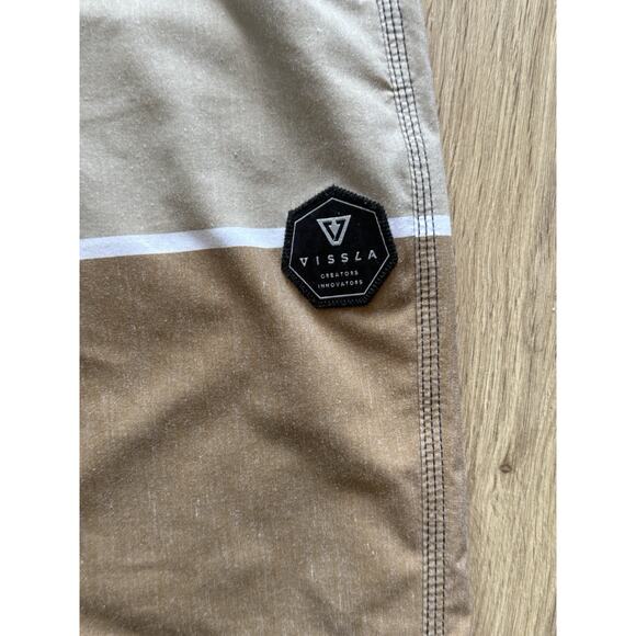 Vissla Boardshorts Unlined Mens 34 Upcycle Cotton Quick Dry Swim Gray Brown Tan - Picture 2 of 9